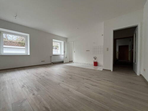 Wohnzimmer mit Küche - Etagenwohnung mit 40,00 m&sup2; in Chemnitz zur Miete