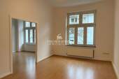 Blick Esszimmer zum Wohnzimmer - Düsseldorf-Derendorf! Stilaltbau! 3-Zimmer-Wohnung mit hohen Decken!
