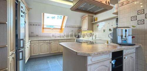 Offene Küche - Etagenwohnung mit 148,00 m&sup2; in Itzgrund (Kaltenbrunn) zur Miete