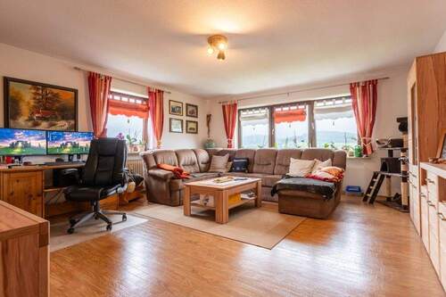 Wohnzimmer EG - 1 Zimmer Mehrfamilienhaus, Wohnhaus zum Kaufen in Grafenau