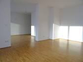Wohn- und Essbereich mit Parkett - Etagenwohnung mit 100,00 m&sup2; in Nürnberg zur Miete