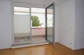 Kleine Terrasse zum Wohnbereich - 