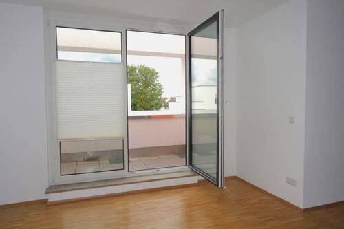 Kleine Terrasse zum Wohnbereich - 