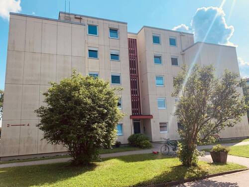 Außenansicht.jpg - 3,5 Zi.-Whg. mit schöner Aussicht aus zweiter Hand wg. Familienzuwachs abzugeben
