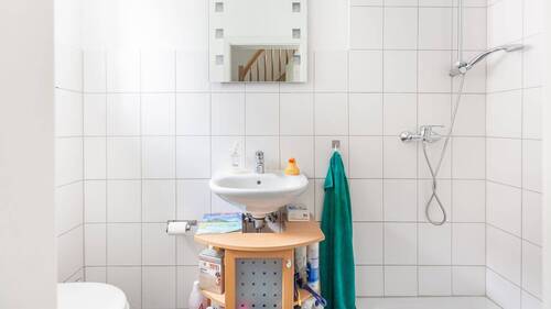 Gäste-Duschbad - 3 Zimmer Doppelhaushälfte in Norderstedt