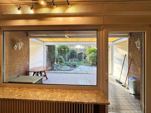 und Zugang zum Wintergarten/Terrasse - 