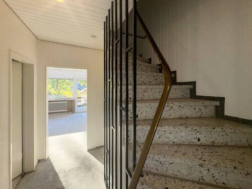 Flur mit Zugang zum - 