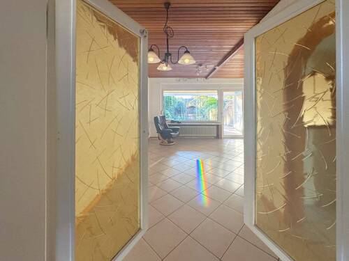 mit Durchreiche zum Essbereich - 