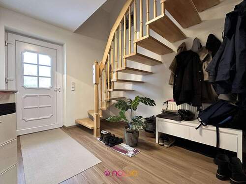 Eingangsdiele - Einfamilienhaus mit 120,00 m&sup2; in Evessen zum Kaufen