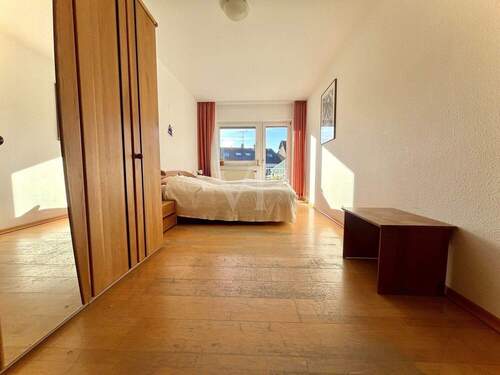 Großzügiges Schlafzimmer - 