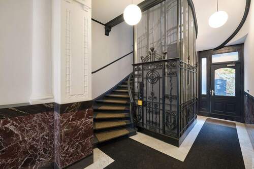 Gusseiserner Fahrstuhl - 