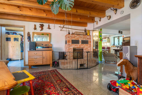 Wohnzimmer (3) - 8 Zimmer Einfamilienhaus in Windorf