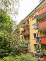 Hausansicht Balkonseite - Wohnen am Schwanhäußer Park: 2-Zi. DG- ETW in Nürnberg - Wohnung kaufen