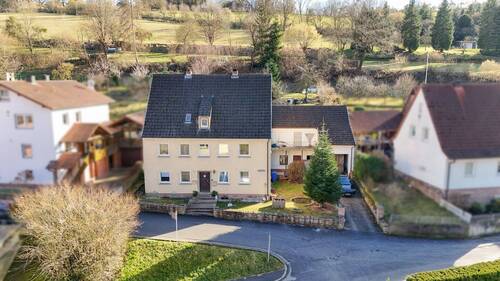 Außenansicht - Handwerker aufgepasst ... 4 Parteienhaus in familienfreundlicher Lage!