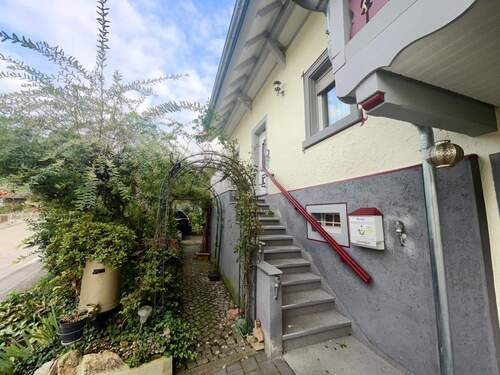 1574-02-Treppe.jpeg - 1 Zimmer Mehrfamilienhaus, Wohnhaus zum Kaufen in Oberkirch