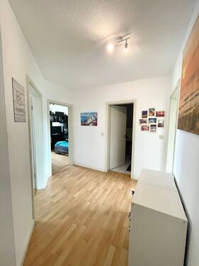 Flur - 3 Zimmer Etagenwohnung in Reppenstedt