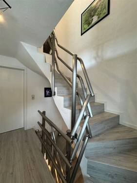 HW_Treppe zum DG - 