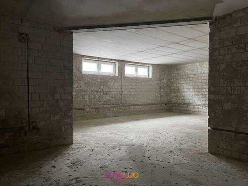 Großzügig! Das Wohnzimmer mit möglicher Küche - 