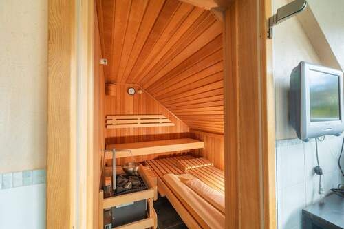 Sauna im Wellnessbad OG - 