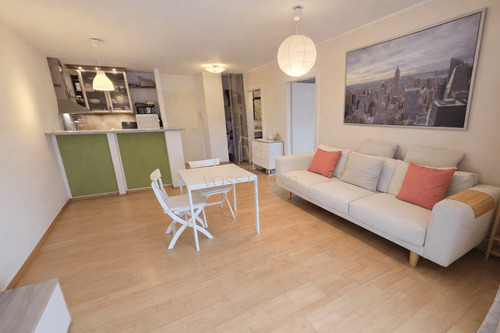 Wohnzimmer - 2 Zimmer Etagenwohnung zum Kaufen in Frankfurt am Main