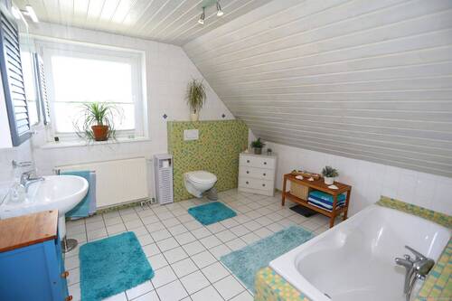 Badezimmer Dachgeschoss - 