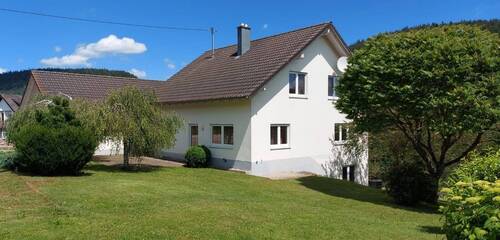 Bild 1 - Neuwertiges Einfamilienhaus in einzigartiger Naturlage - sofort frei!