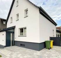 Lage, Lage, Lage: Kernsaniertes Stadthaus mit ca. 171 m² Wohnraum, Garten & Garage (Energieklasse B) - Villingen-Schwenningen