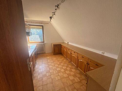 Helle Dachgeschossküche - 3 Zimmer Etagenwohnung zur Miete in Seevetal