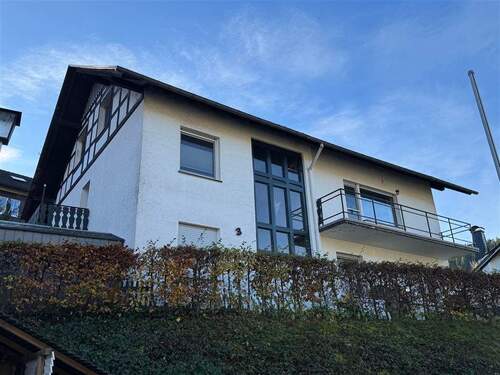 Nord-Ansicht - 8 Zimmer Mehrfamilienhaus, Wohnhaus zum Kaufen in Schmallenberg