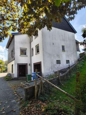 Hausansicht-3 - 1 Zimmer Mehrfamilienhaus, Wohnhaus in Medebach