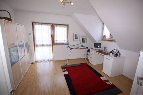 Zimmer OG mitte - 