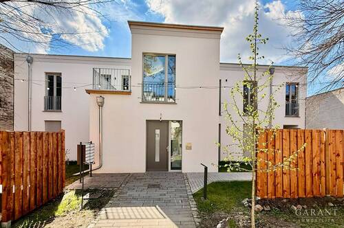 Hauseingang - Zentral gelegenes Mehrfamilienhaus in Potsdam Babelsberg!