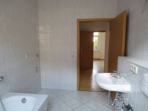 14 Bad - 3 Zimmer Etagenwohnung in Plauen