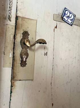 Haustür - 1 Zimmer Mehrfamilienhaus, Wohnhaus in Lüneburg