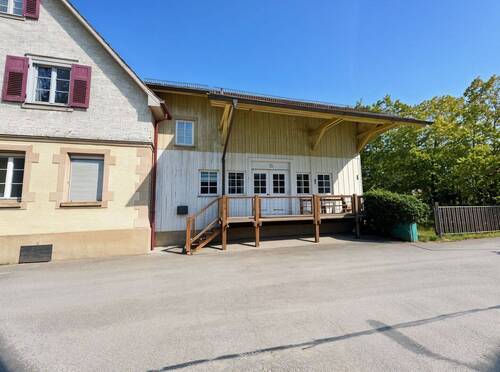 Ansicht Front zur Straße - 9 Zimmer Mehrfamilienhaus, Wohnhaus in Wehingen