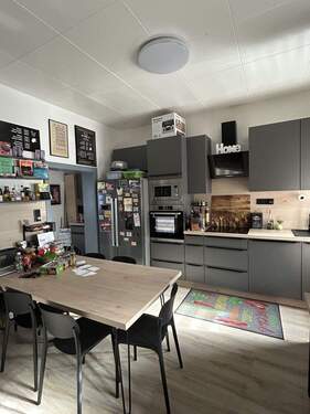 Bild 2 - 5 Zimmer Reihenmittelhaus zum Kaufen in Saarbrücken