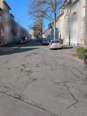 Straßenansicht Zufahrtsstraße - 