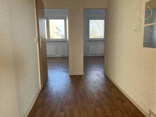 Flur - Etagenwohnung mit 56,70 m&sup2; in Halle (Saale) zur Miete
