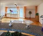 Bild 1 - Helle DG- Whg. in Gögglingen - 295.000,00&nbsp;EUR Kaufpreis, ca.&nbsp; 90,00&nbsp;m&sup2;&nbsp;Wohnfl&auml;che