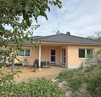 Moderner Bungalow in ruhiger Grünlage – hochwertiges Wohnen auf großzügigem Grundstück in Hirschfeld