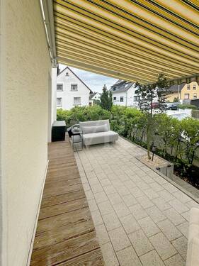 Terrasse Erdgeschoss mit elektr. Markise - 