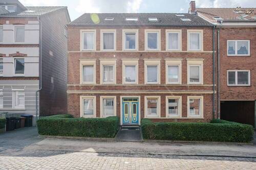 Außenansicht Front - Gründerzeit-Mehrfamilienhaus in Kiel-Wellingdorf - Solides Investment mit Potenzial