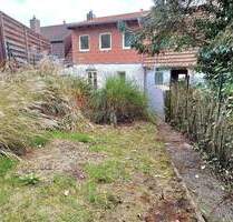 Renoviert und saniert - Wohnhaus mit 2 Bäder, 1 GWC, Innenhof, Terrasse, Garten, 2 Stellplätzen am Haus, in St. Ingbert (Nähe Krankenhaus)) - Sankt Ingbert