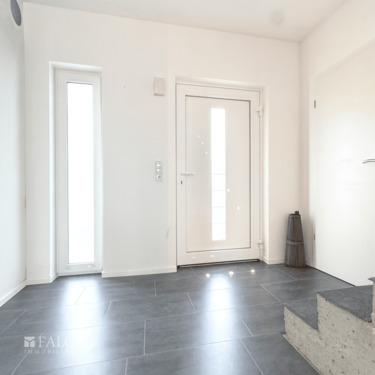 Eingangsbereich - 4 Zimmer Einfamilienhaus zum Kaufen in Hennef (Sieg)