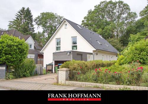 V11264 Titelbild - Moderne Doppelhaushälfte mit Stellplatz in Hamburg Farmsen Berne