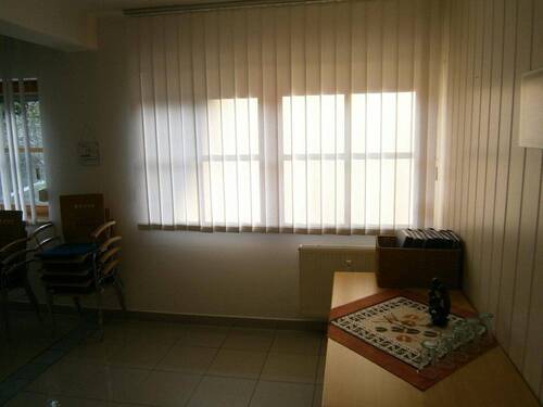 großer Raum, Blick Ost - 5 Zimmer Etagenwohnung in Mering