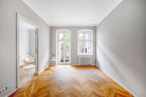 Zimmer 1 mit Blick in Richtung Zimmer 2 - Stilvoll wohnen in einer 4-Zimmer-Wohnung im Prenzlauer Berg