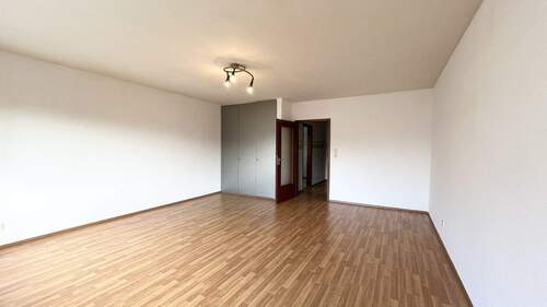 Wohn- Schlafzimmer - 1 Zimmer Etagenwohnung zum Kaufen in Bergisch Gladbach