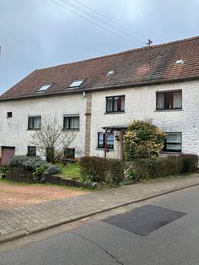 Frontbild Eingangsbereich - 8 Zimmer Mehrfamilienhaus, Wohnhaus in Frohnhofen