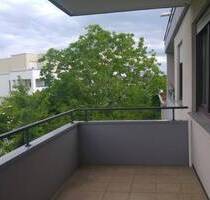 renovierte 1,5-Zi-Whg. Stadtmitte Postareal, Südbalkon, Pkw-Stellplatz - Leonberg